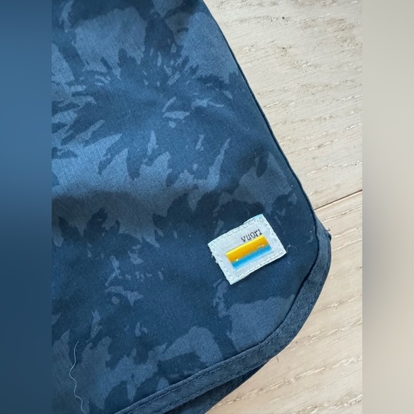 Vuori Bank Shorts Blue Indigo Multi Palm Men’s Size XXLarge 7” Inseam Pull On - Picture 6 of 8